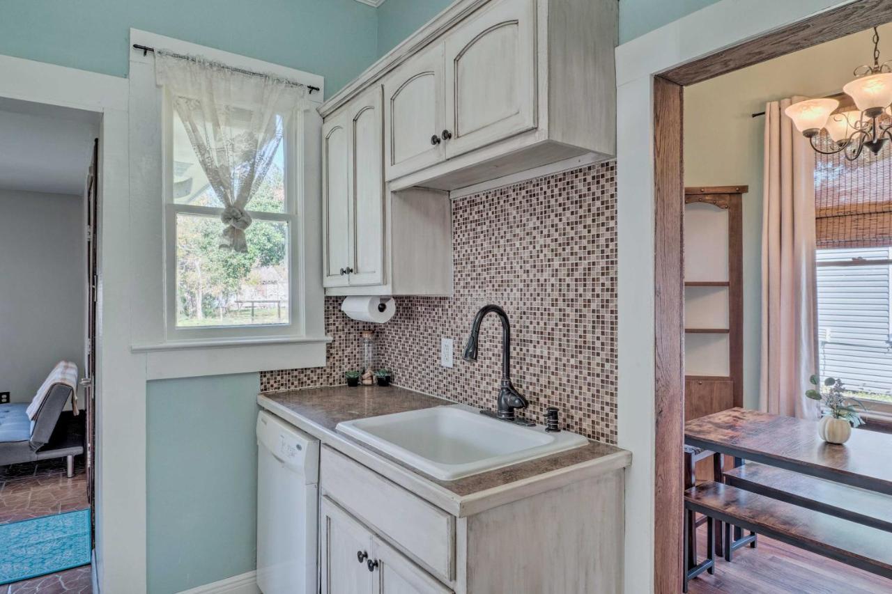 Lake Charles Cottage With Fireplace And Yard! Esterno foto